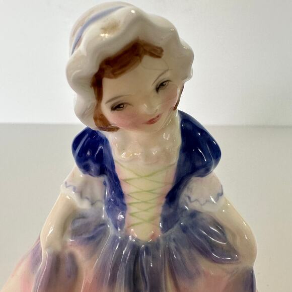 Royal Doulton Vintage Figurine‎ Dinky Do HN 1678 Leslie Harradine Classic Statue - Picture 2 of 8